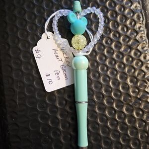 Mickey heart green pen #9